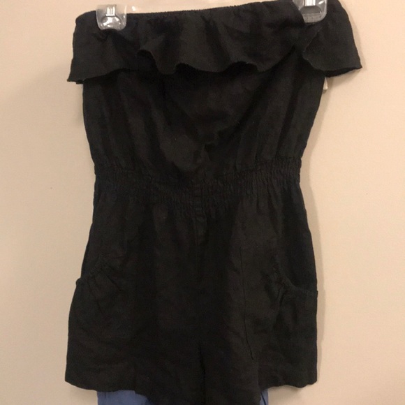 Two medium rompers.Great for hot summer days - Picture 4 of 7